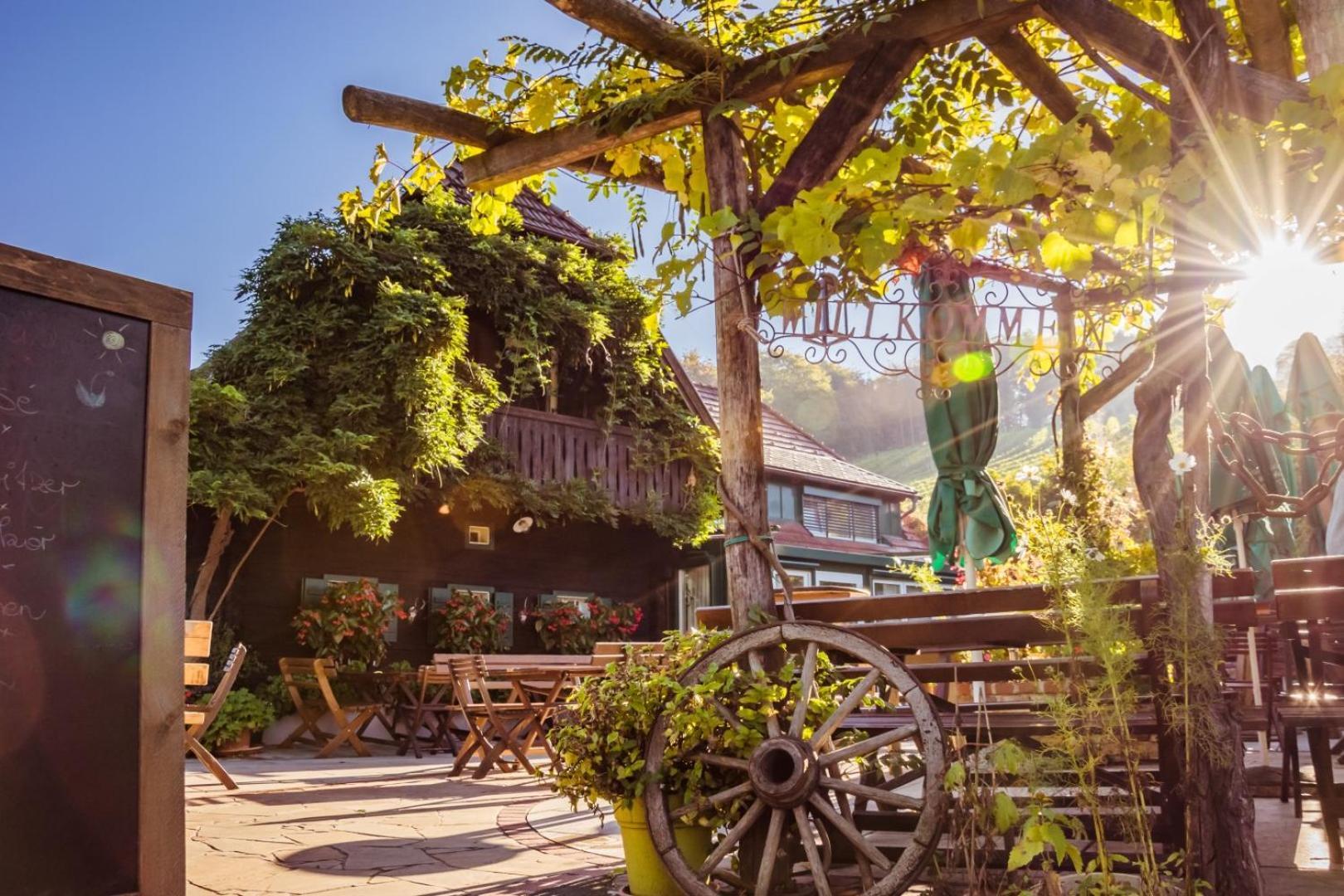 Weingut Buschenschank Schneiderannerl Gleinstatten ภายนอก รูปภาพ