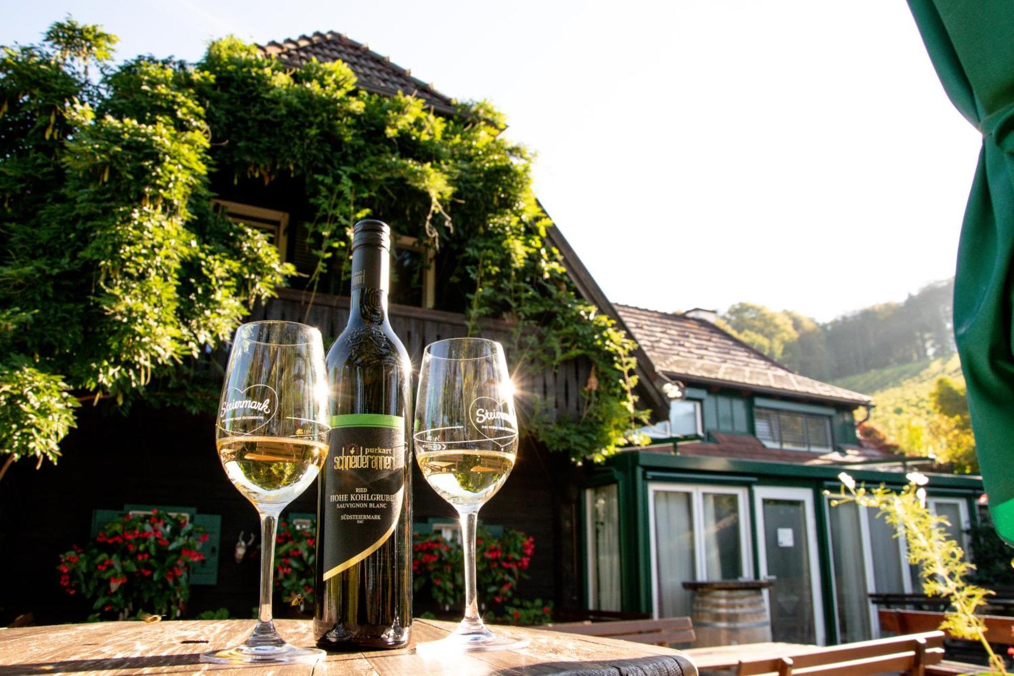 Weingut Buschenschank Schneiderannerl Gleinstatten ภายนอก รูปภาพ